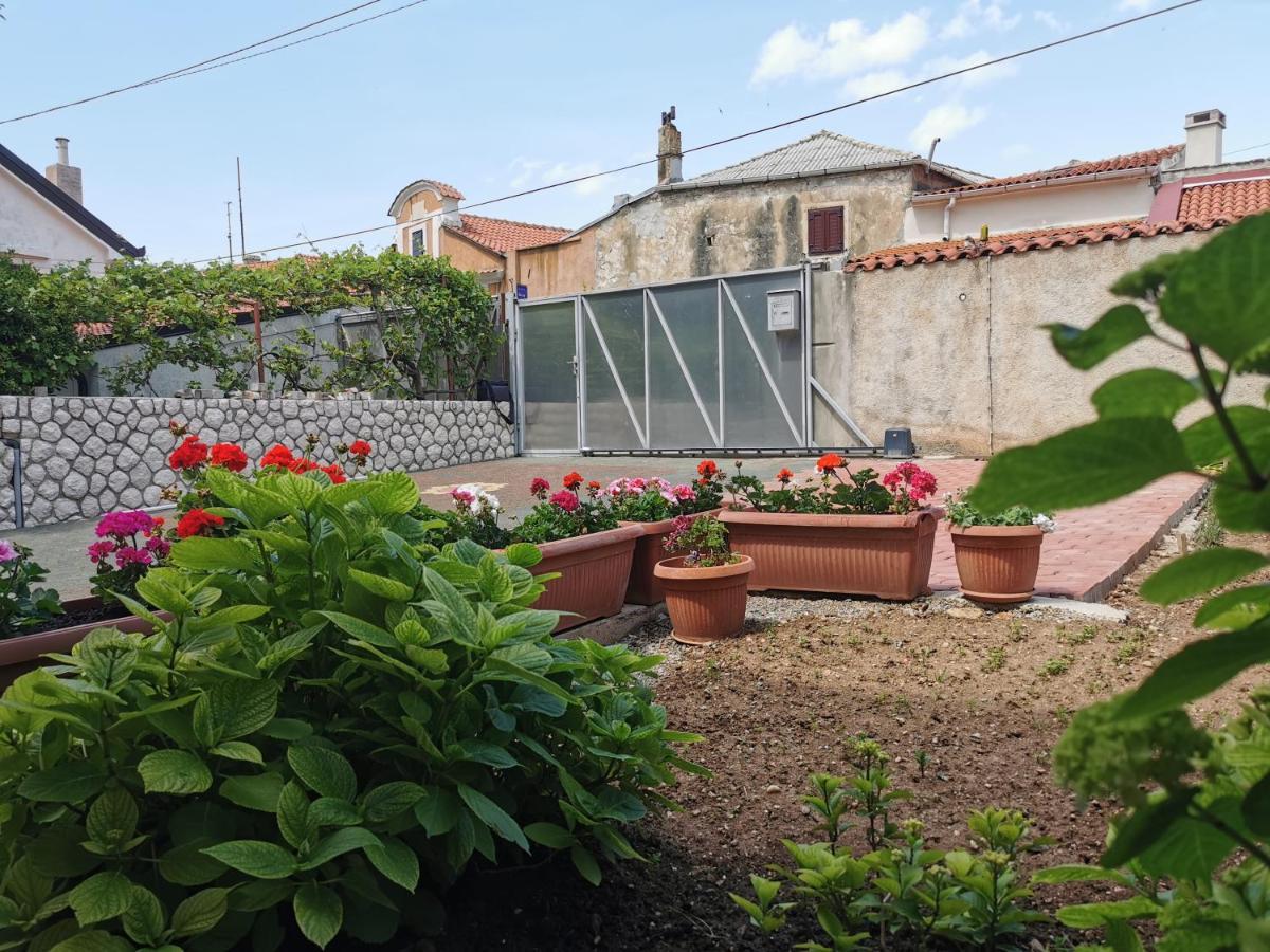 Apartman Pod Nehajem Apartment Senj  Luaran gambar